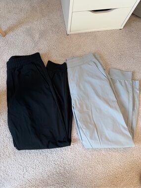 Men’s Elastic Waist Pull-On Jogger Pants in Black and Light Gray/Blue